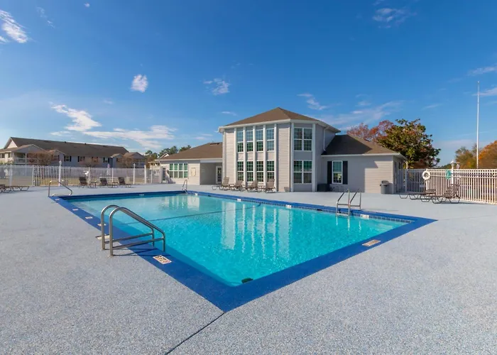 Colony Club E1