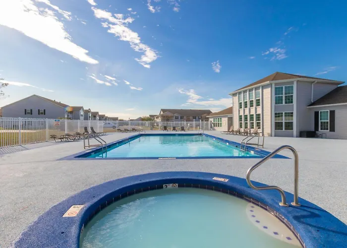 Apartment Colony Club E1 *