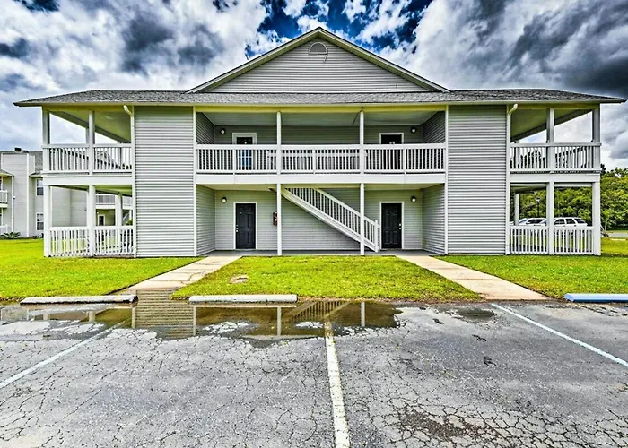 Colony Club E1 *