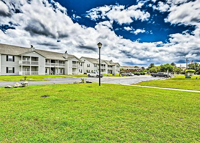Apartment Colony Club E1 *