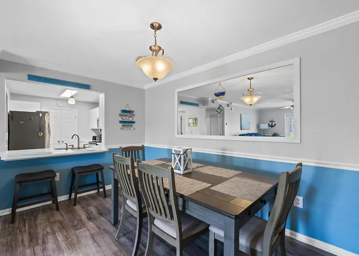 Colony Club E1 Apartment *